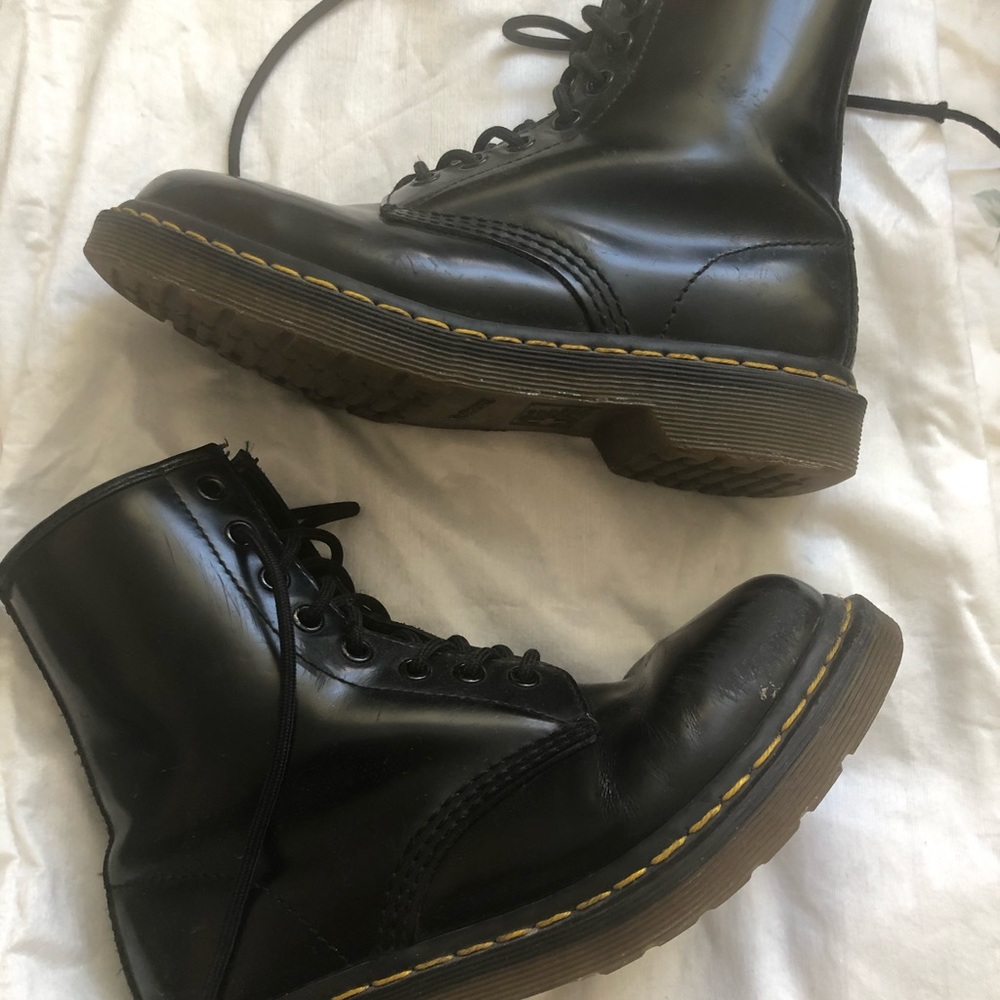 Doc Martens Smooth Combat Boots - Womens 6